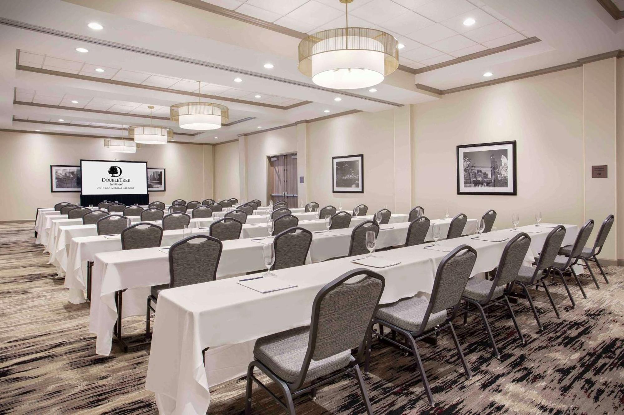 Hotel Doubletree By Hilton Chicago Midway Airport, Il Bedford Park Exterior foto
